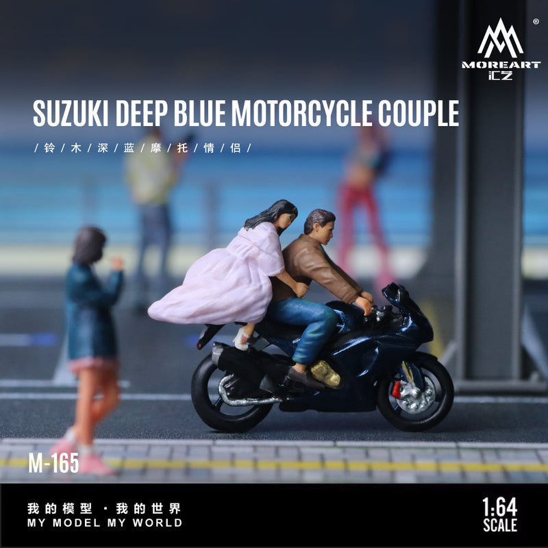 MOREART Suzuki Motorcycle Couple diorama model 1:64 scale